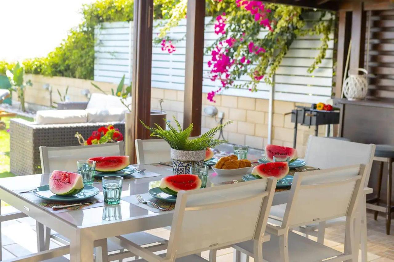 Beachfront Villa Carpe Diem Kiti Exterior photo