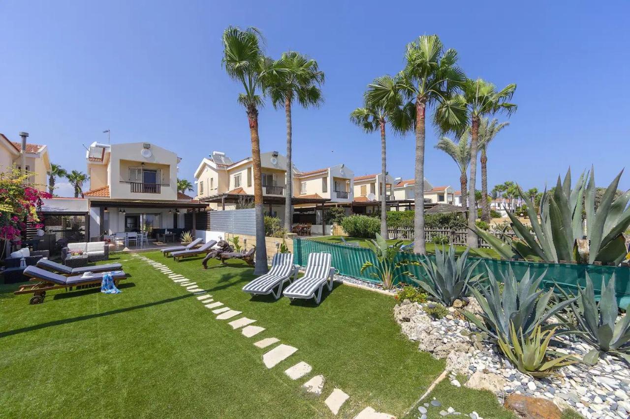 Beachfront Villa Carpe Diem Kiti Exterior photo