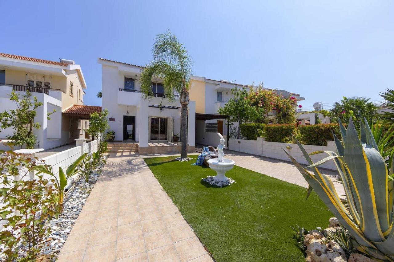Beachfront Villa Carpe Diem Kiti Exterior photo